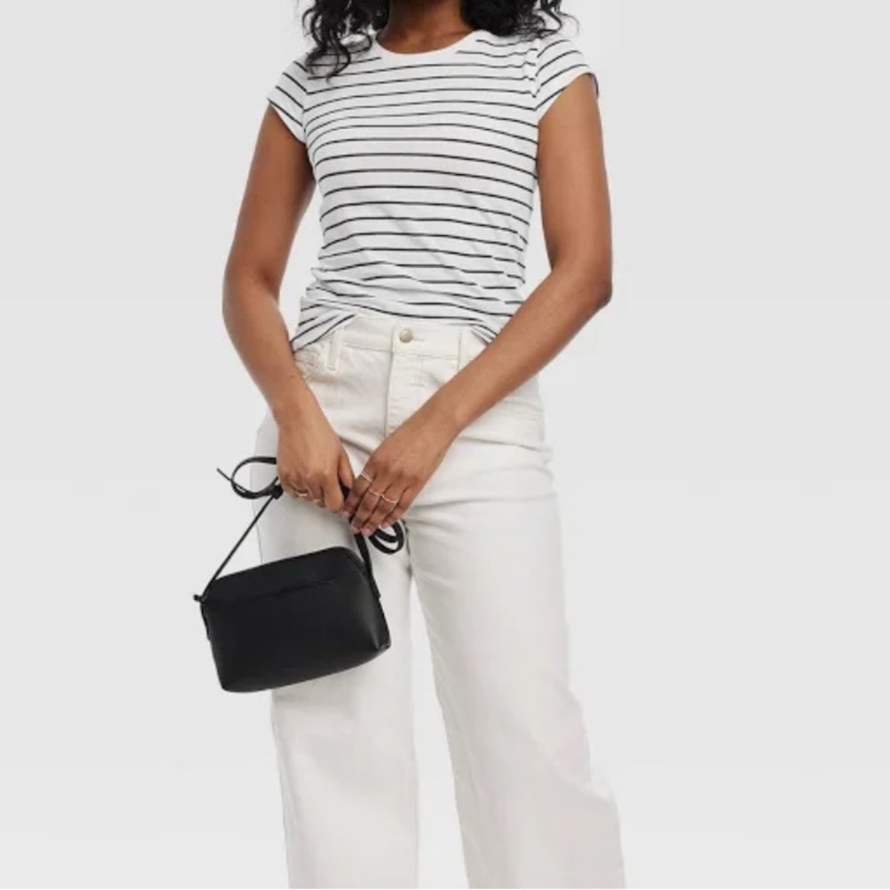 Universal Thread Navy White Striped Short Sleeve Tee